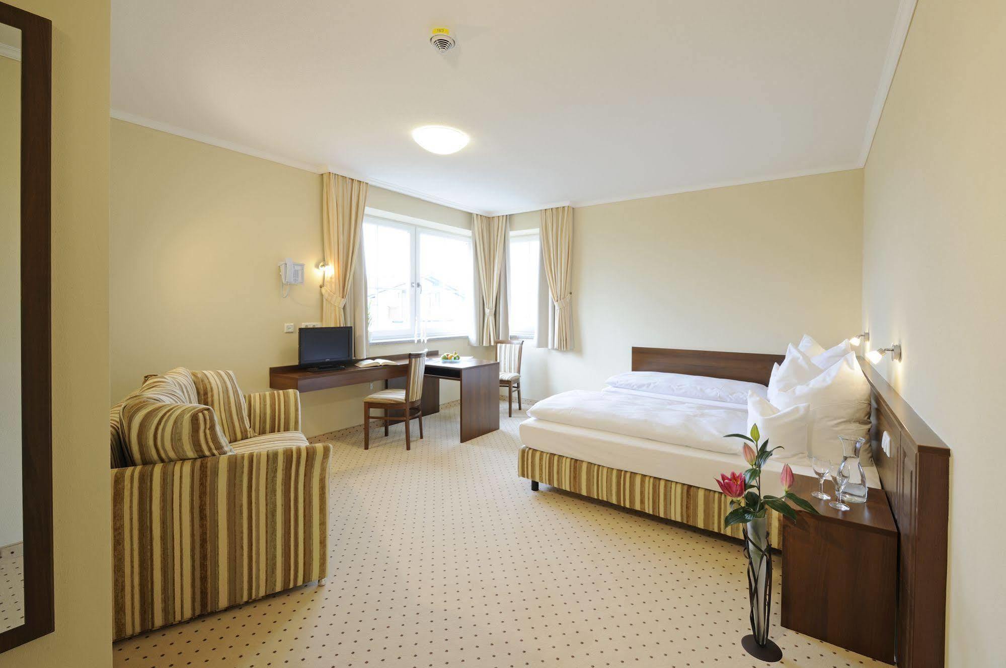 Hotel Inspiration Garni Tittmoning Ngoại thất bức ảnh